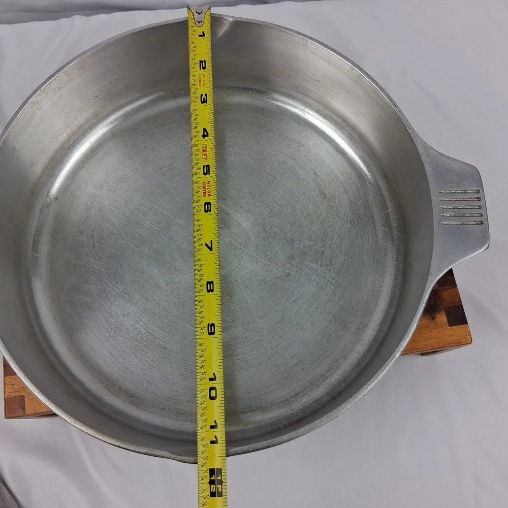 Magnalite Classic S109 Cast Aluminum 11.25 Inch Skillet Sauté Pan w/ Lid Silver